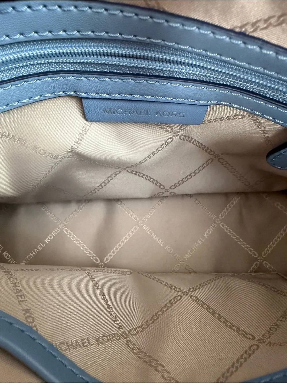 Michael Kors Jet Set Charm Large Dome Crossbody in Light Blue